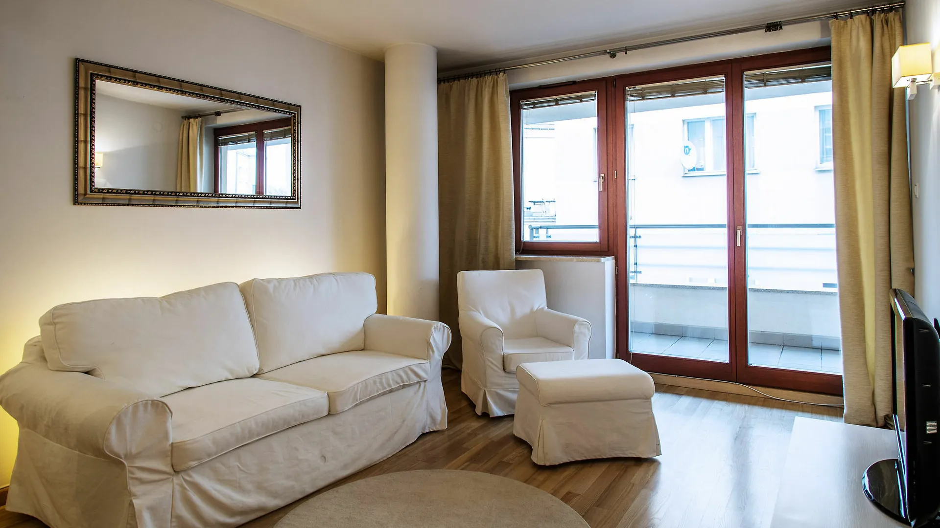 Royal Residence Szucha Warsaw Apartment